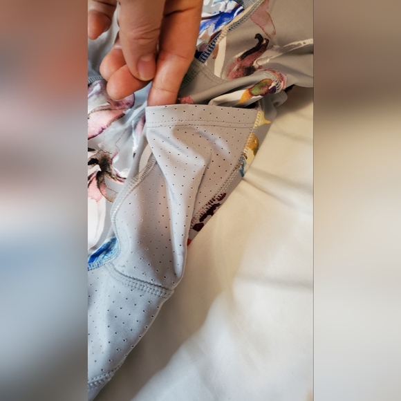 NWOT Avia Women's Floral Gray Leggings Size:L (12-14) - Picture 10 of 10